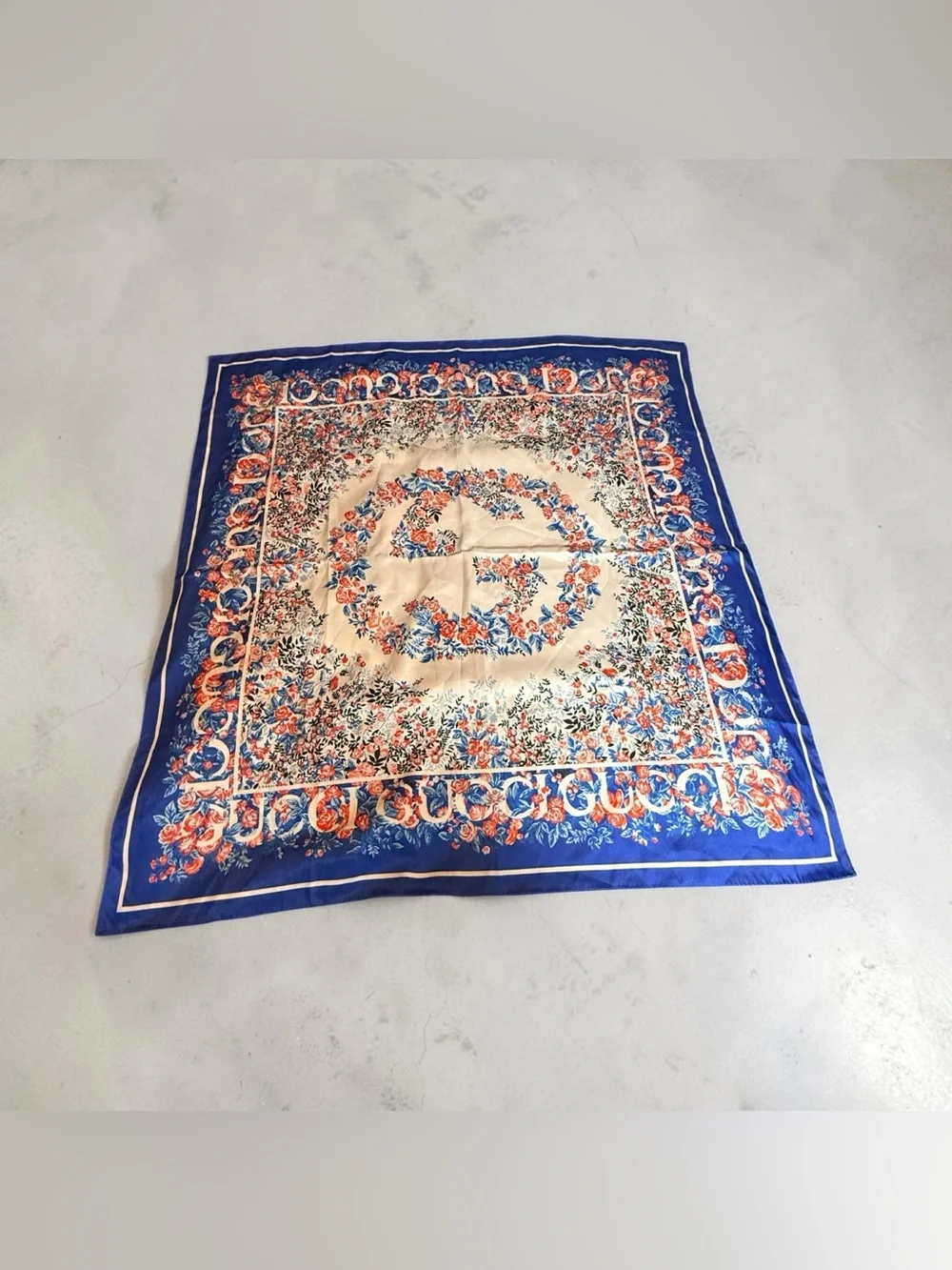 Designer multicolor Blue Cream Floral Silk Scarf with Blue Trim 34x34 new